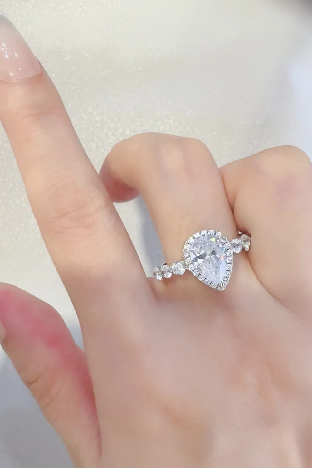 Stunning 2 Carat Moissanite Ring in 925 Sterling Silver with Certificate & Warranty