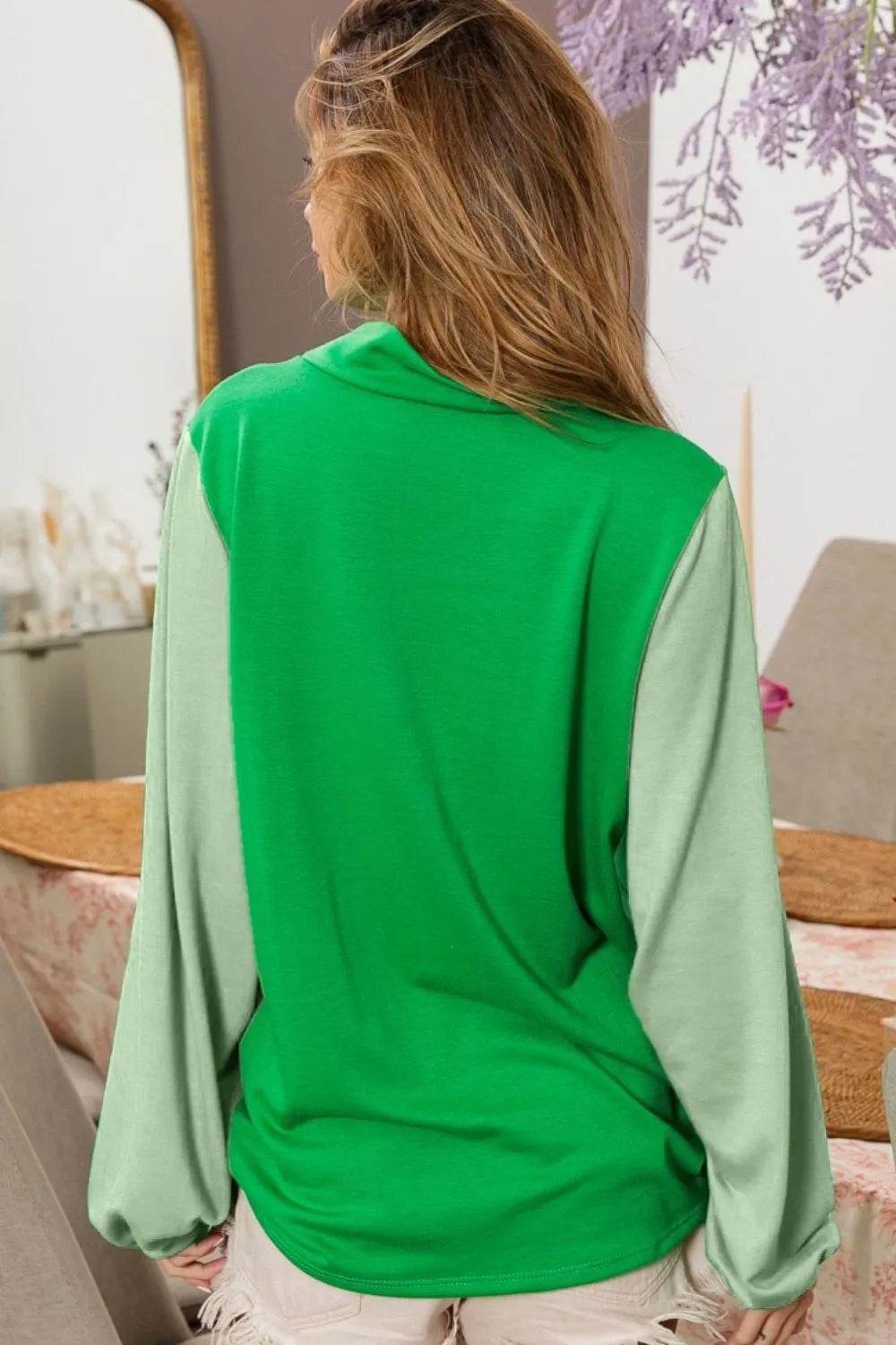 BiBi Ft Color Block Clover Cut Out Puff Sleeves Top