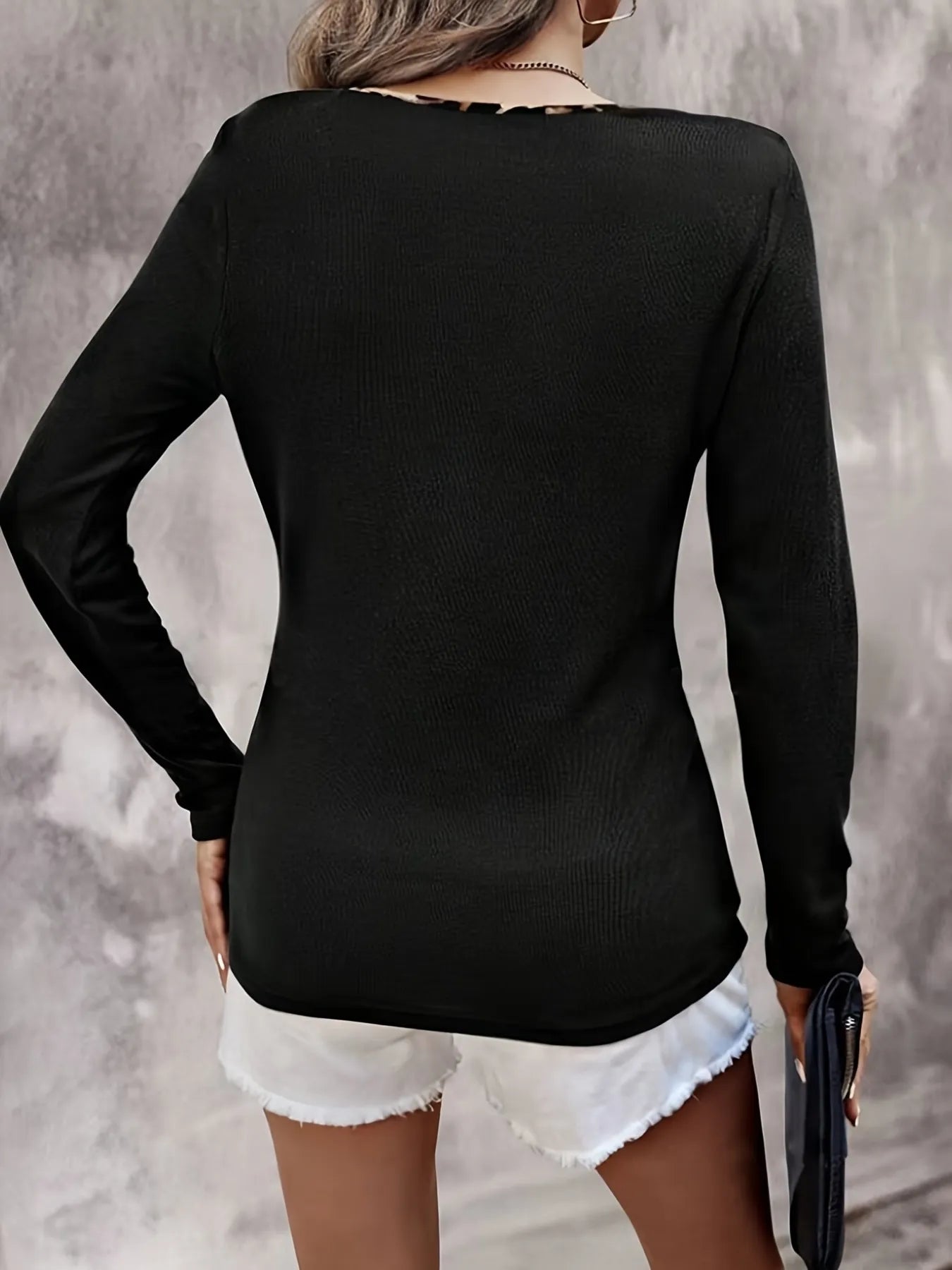 Chic Leopard Trim Long Sleeve T-Shirt in Soft Cotton Blend for Casual Street Style