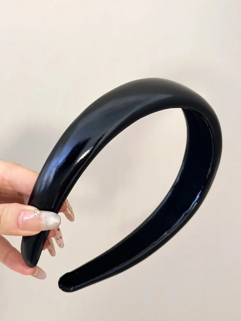 Stylish PU Leather Wide Headband - Comfortable 1.2 Inch Width, Trendy Accessory for Any Outfit