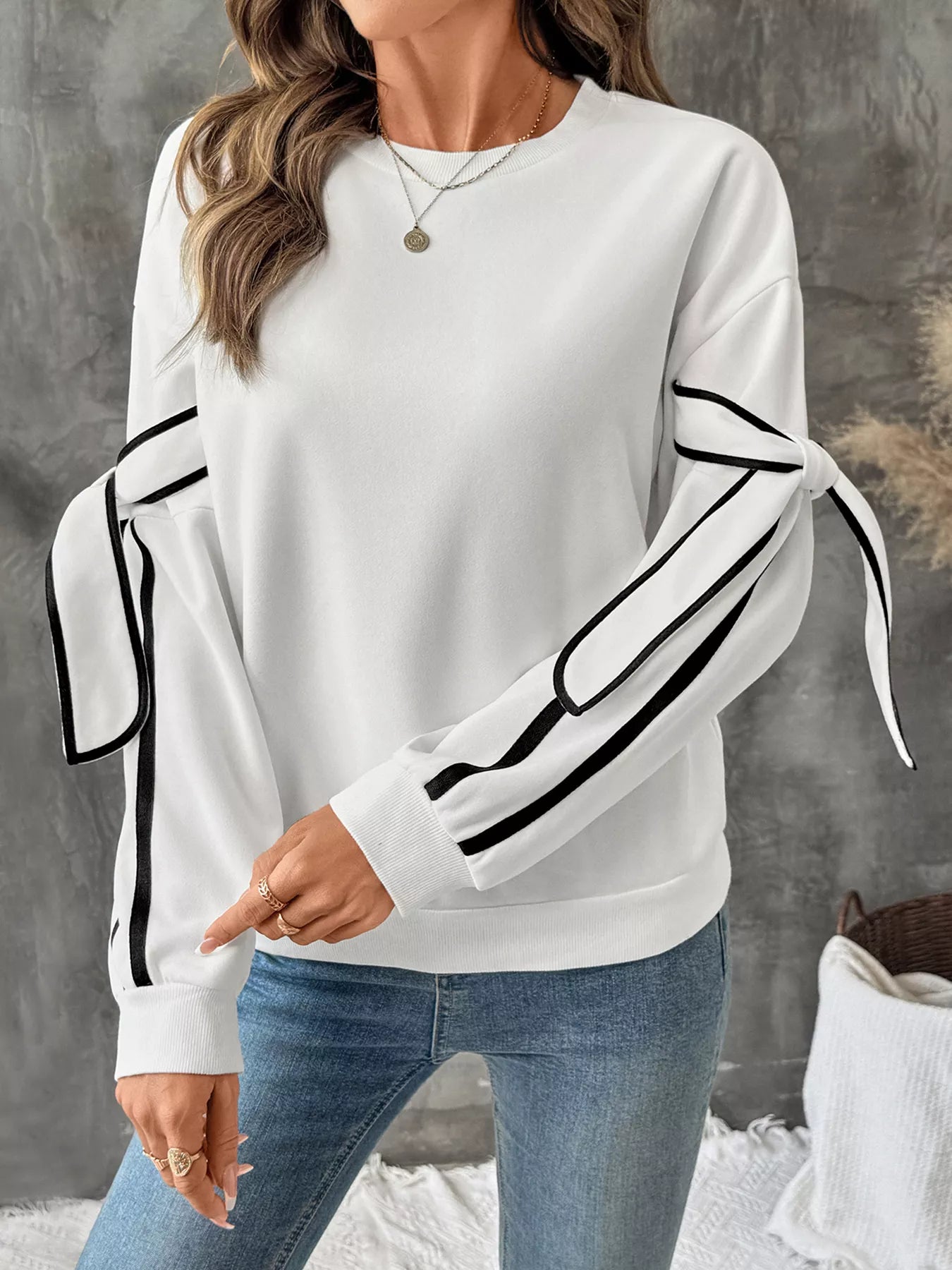 Trendy Side Striped Sweatshirt with Round Neck - Slightly Stretchy, Cozy Polyester Blend