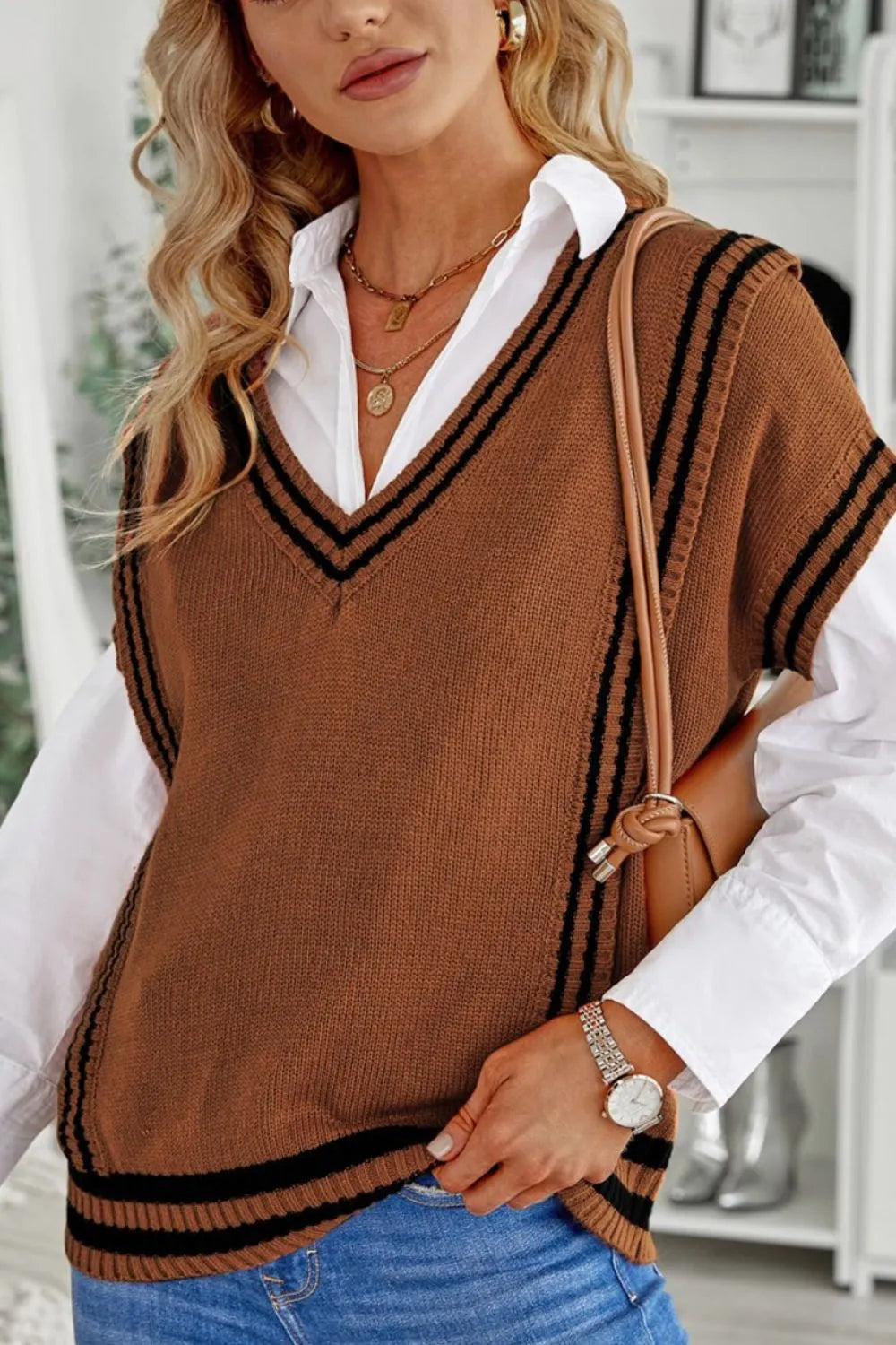 Brown / S