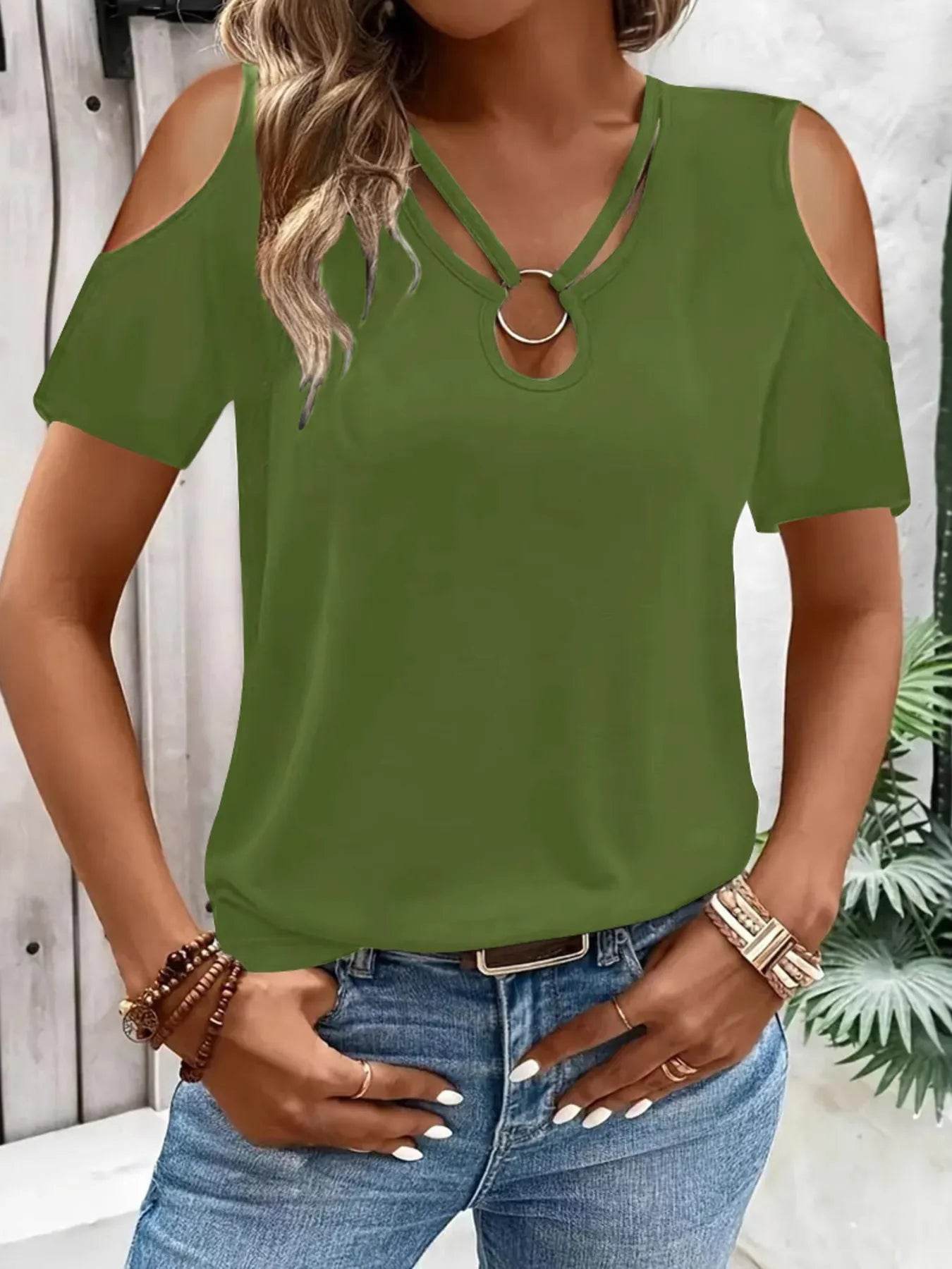 Sleek Cold Shoulder T-Shirt With Eye-Catching Metal Ring Detail - 95% Polyester, Slightly Stretchy - Store 42