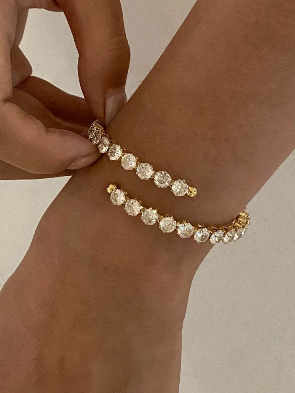 Elegant 18K Gold-Plated Stainless Steel Bracelet With Zircon Inlay – Unique Gift Idea - Store 42
