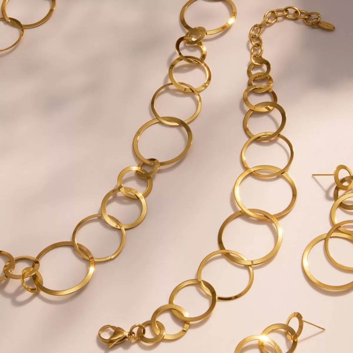 Elegant 18K Gold-Plated Titanium Steel Round Bracelet - Durable & Lightweight Design - Store 42