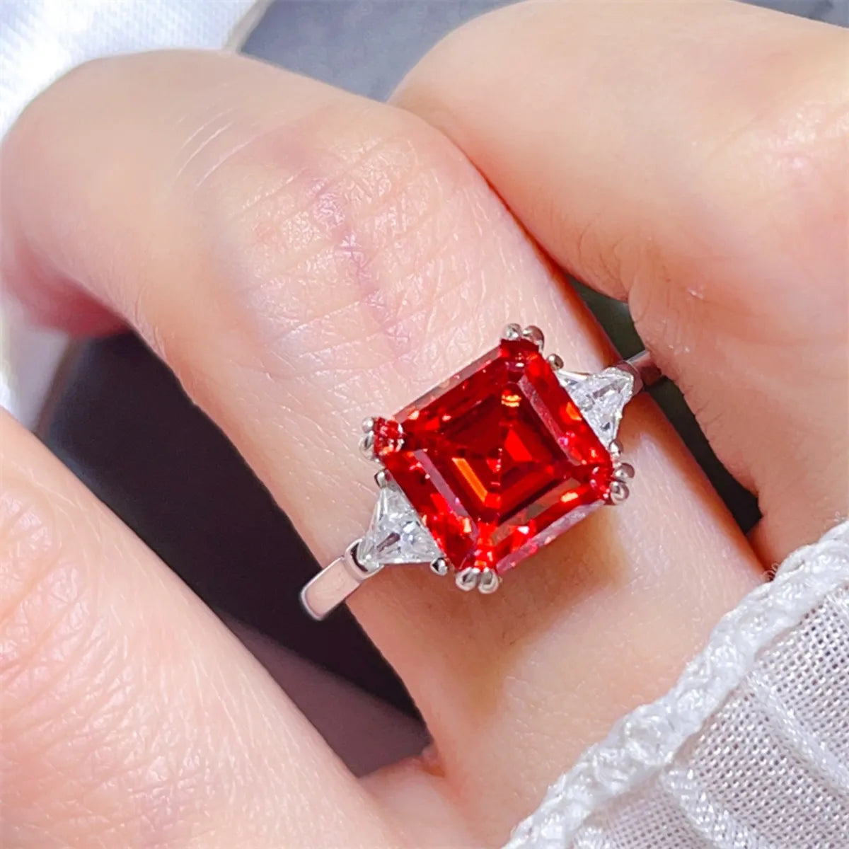 3 Carat Moissanite Ring in 925 Sterling Silver with Platinum-Plated Finish – Elegant Jewelry