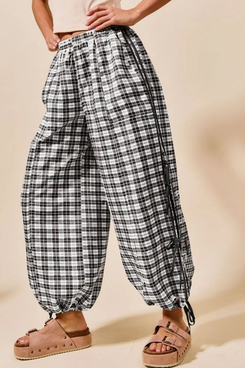 SO ME Black And White Plaid Elastic Waist Balloon Pants With Drawstring & Pockets