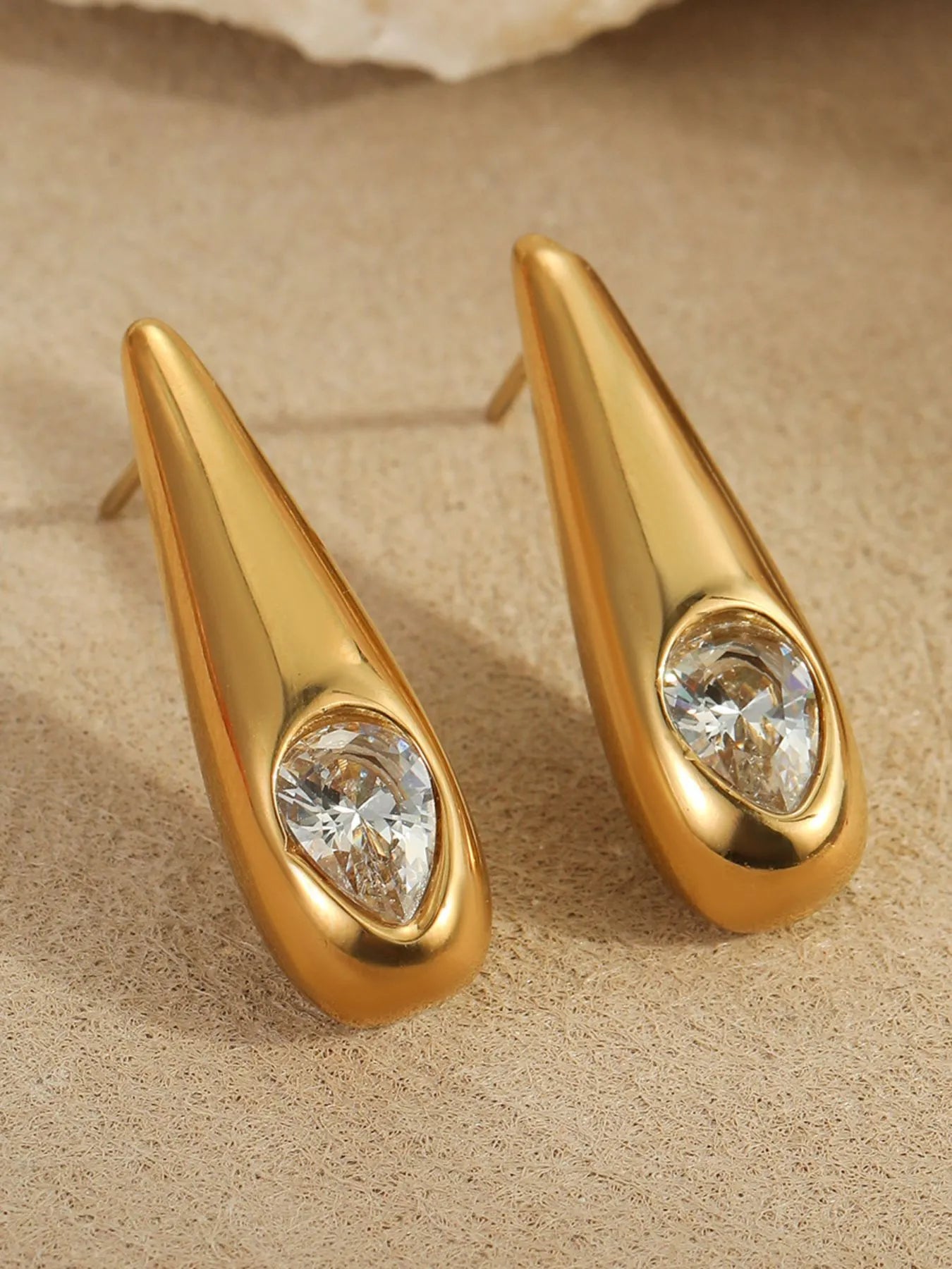 Elegant 18K Gold-Plated Teardrop Earrings with Sparkling Zircon Accents