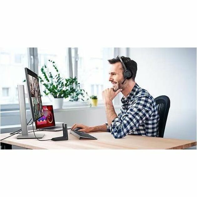 Dell Latitude 14 Touch Notebook, Intel Core Ultra 5, 16GB RAM, 256GB SSD, 1920x1080 Display