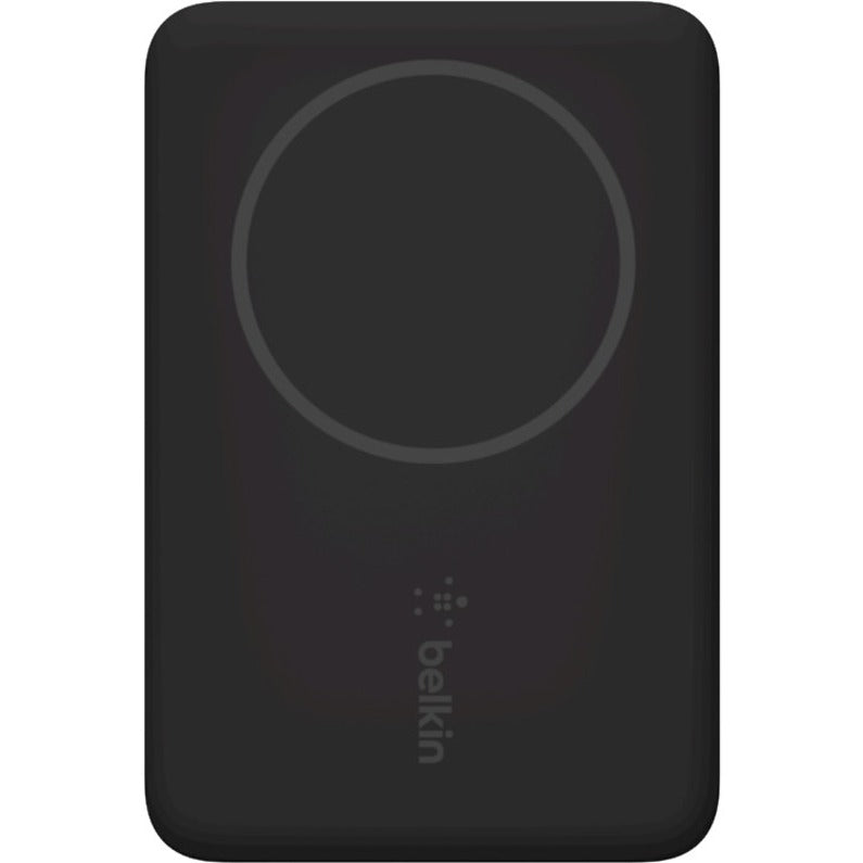 Top view of the Belkin BoostCharge MagSafe Wireless Power Bank 2500 mAh, emphasizing its sleek surface with a circular magnetic charging spot, designed for efficient connection.