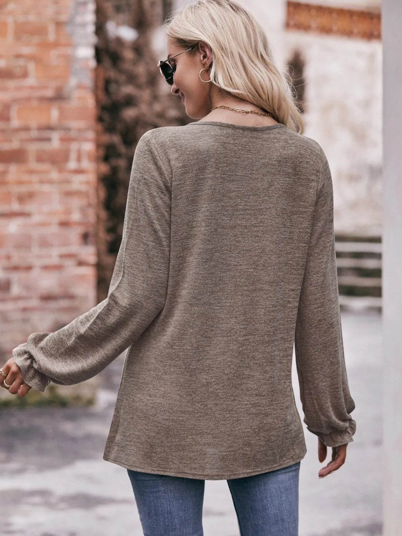 Slightly Stretchy Ruched Round Neck Long Sleeve T-Shirt - Casual Everyday Essential - Store 42