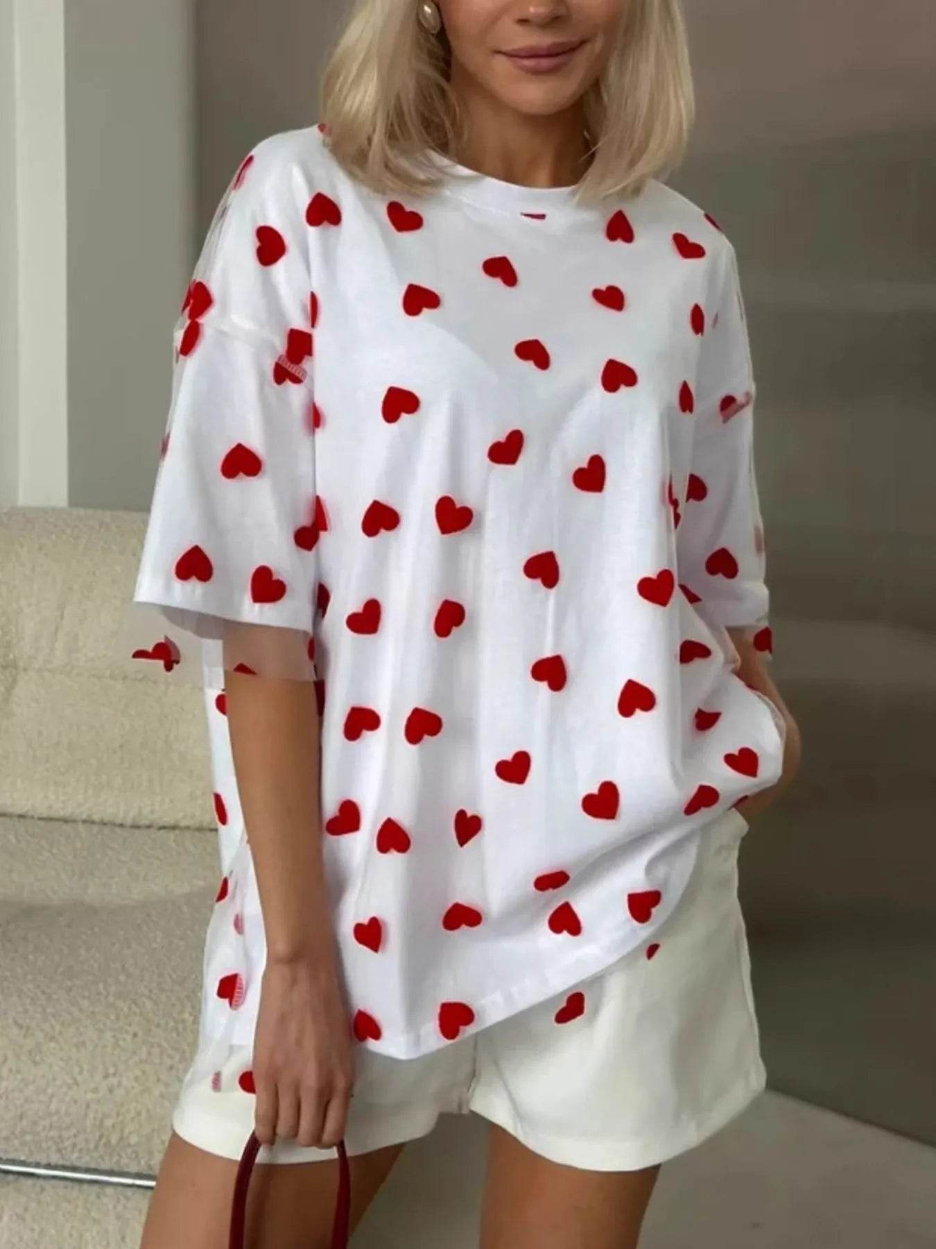 Trendy Heart Print Oversized T-Shirt in 100% Polyester – Stylish and Comfy Casual Wear - Store 42