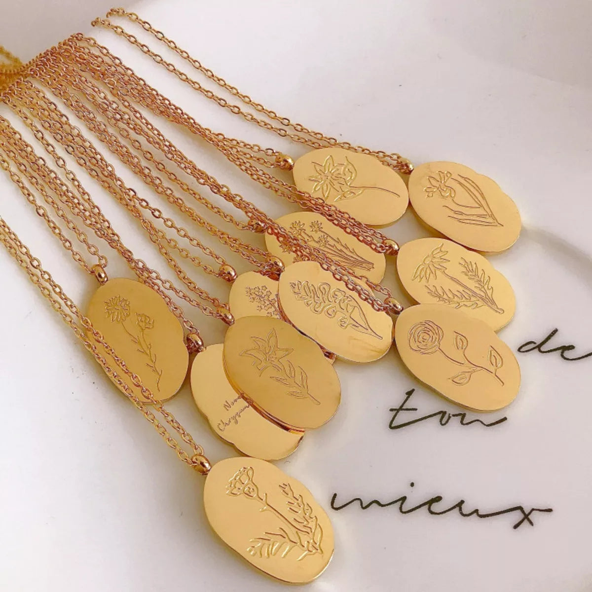 Elegant 18K Gold-Plated Engraved Pendant Necklace with Adjustable Chain - Imported Fashion Jewelry