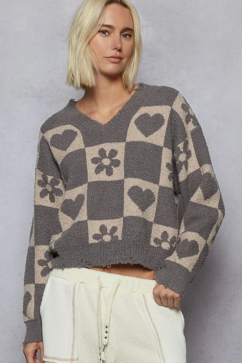 Chic POL V-Neck Heart & Paw Print Checkered Oversized Sweater in Grey & Cream