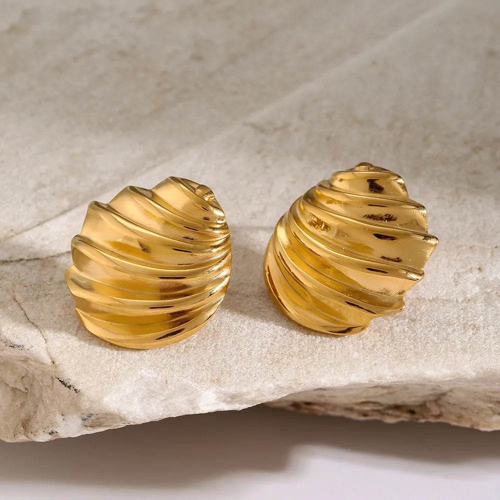18K Gold-Plated Stainless Steel Shell Shape Stud Earrings - Elegant and Lightweight - Store 42