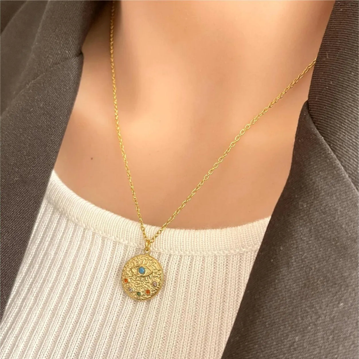 Elegant 18K Gold-Plated Coin Pendant Necklace with Tiger's Eye and Artificial Diamond