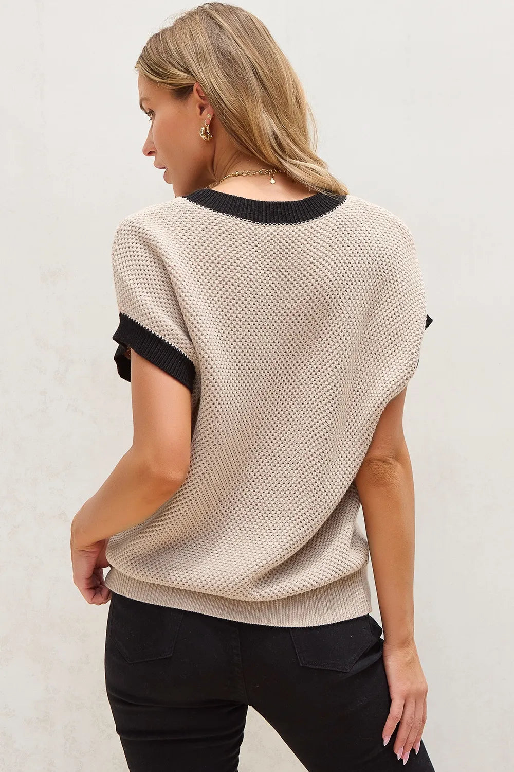 Slightly Stretchy Textured Knit Sweater with Contrast Trim – Stylish & Comfortable Essential