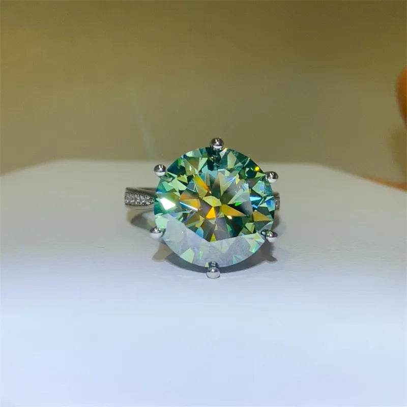 10 Carat Moissanite Ring in 925 Sterling Silver - Platinum-Plated Elegance - Store 42
