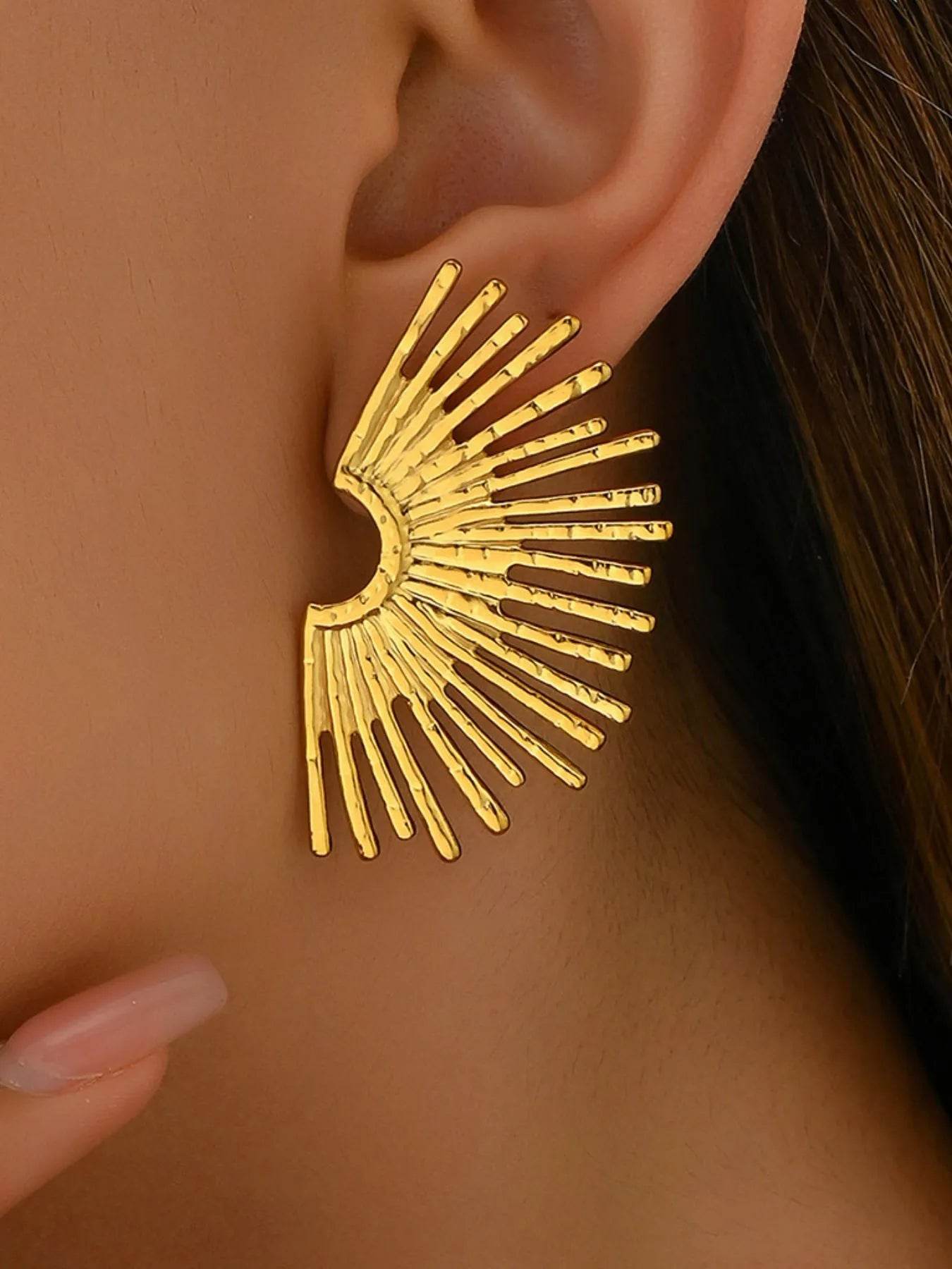 Elegant 18K Gold-Plated Stainless Steel Sunburst Earrings - Dazzling Fashion Statement