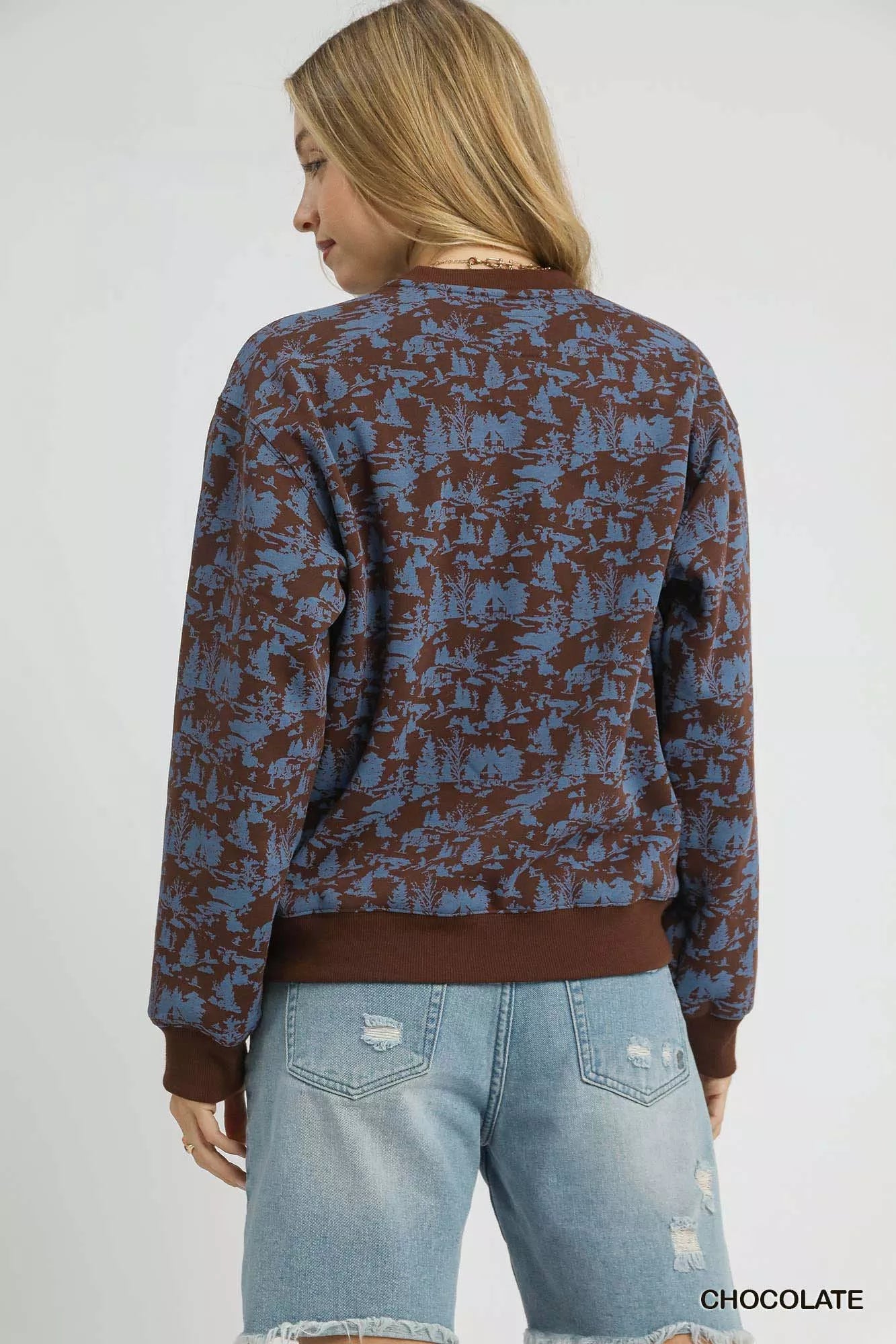 Stylish Scenic Print Cropped Sweatshirt – Cozy Oversized Fit with Slight Stretch