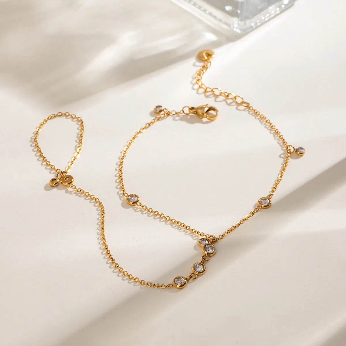 Elegant 18K Gold-Plated Rhinestone Hand Chain Bracelet with Adjustable Design - Store 42