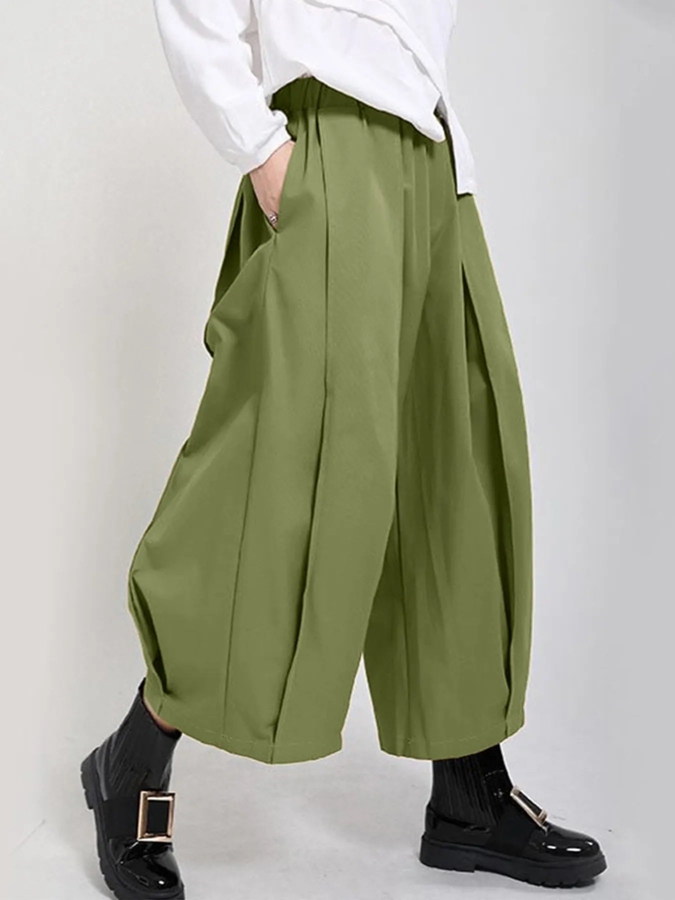 Plus Size Wide Leg Pleated Detail Cropped Pants