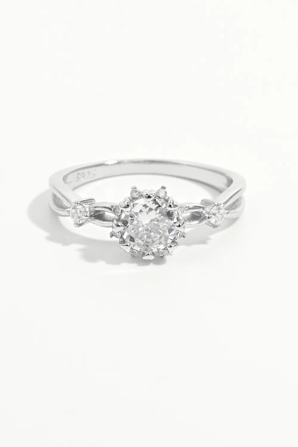 925 Sterling Silver Zircon Ring with Platinum-Plating - Elegant Inlaid Design