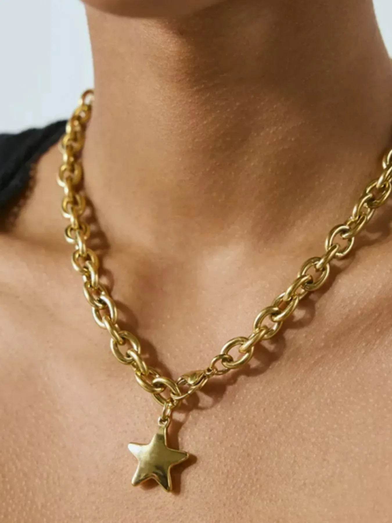 18K Gold-Plated Star Pendant Necklace with 16.5 Inch Chain - Trendy and Elegant Jewelry Accessory