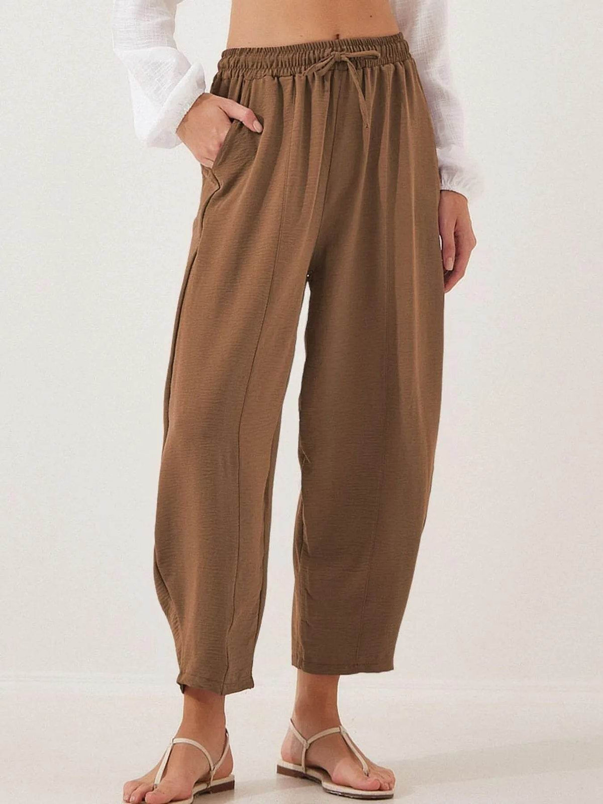 Brown / S