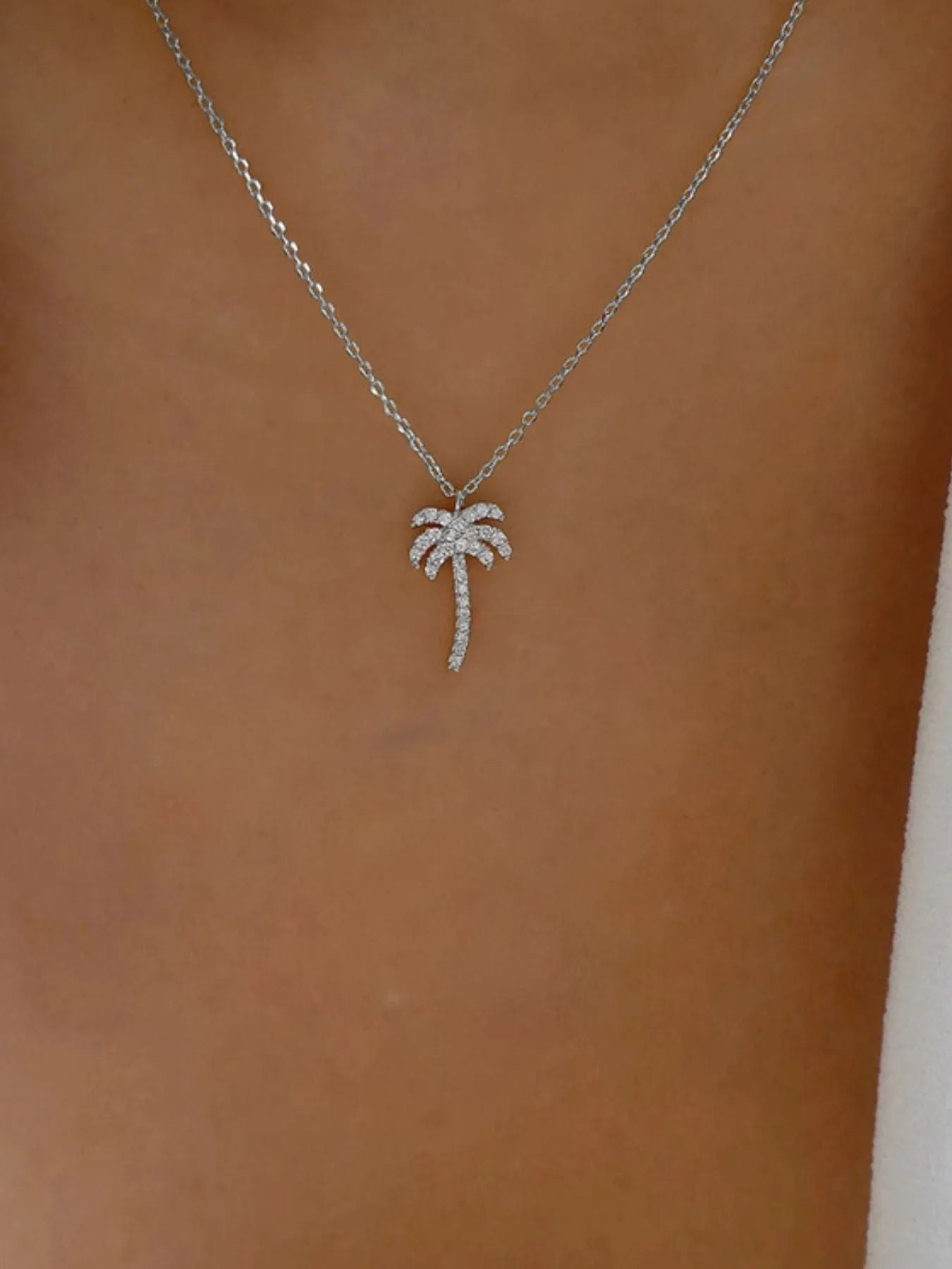 Stunning 18K Gold-Plated Zircon Palm Tree Pendant Necklace – Tropical-Inspired Jewelry