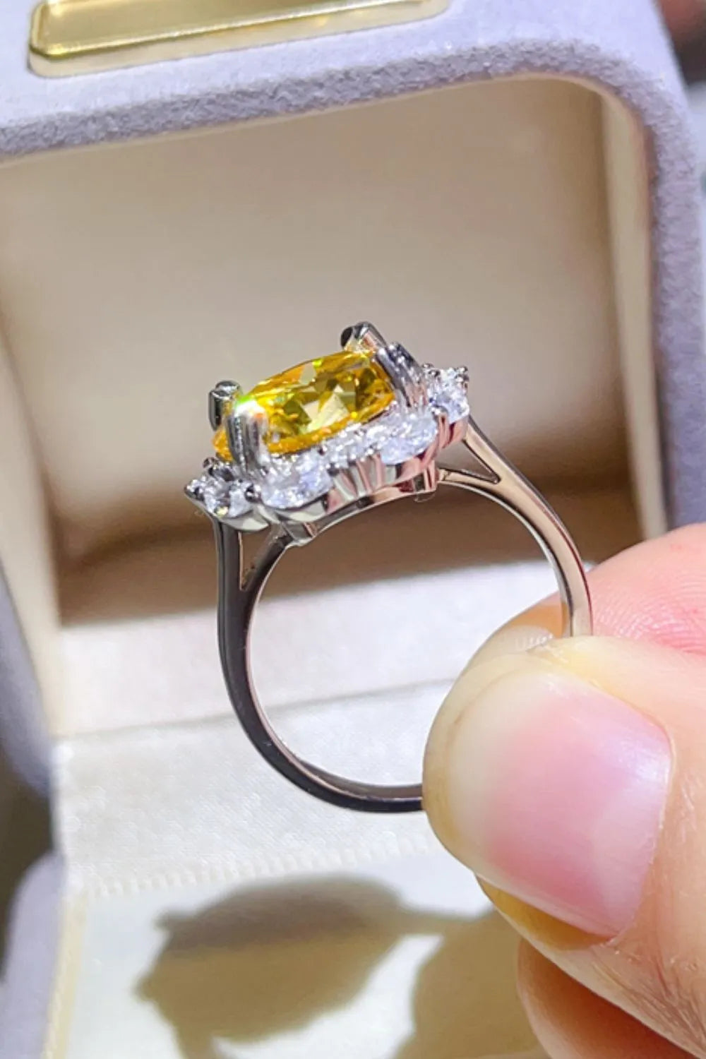 5 Carat Moissanite Ring in 925 Sterling Silver - Elegant Platinum-Plated Jewelry