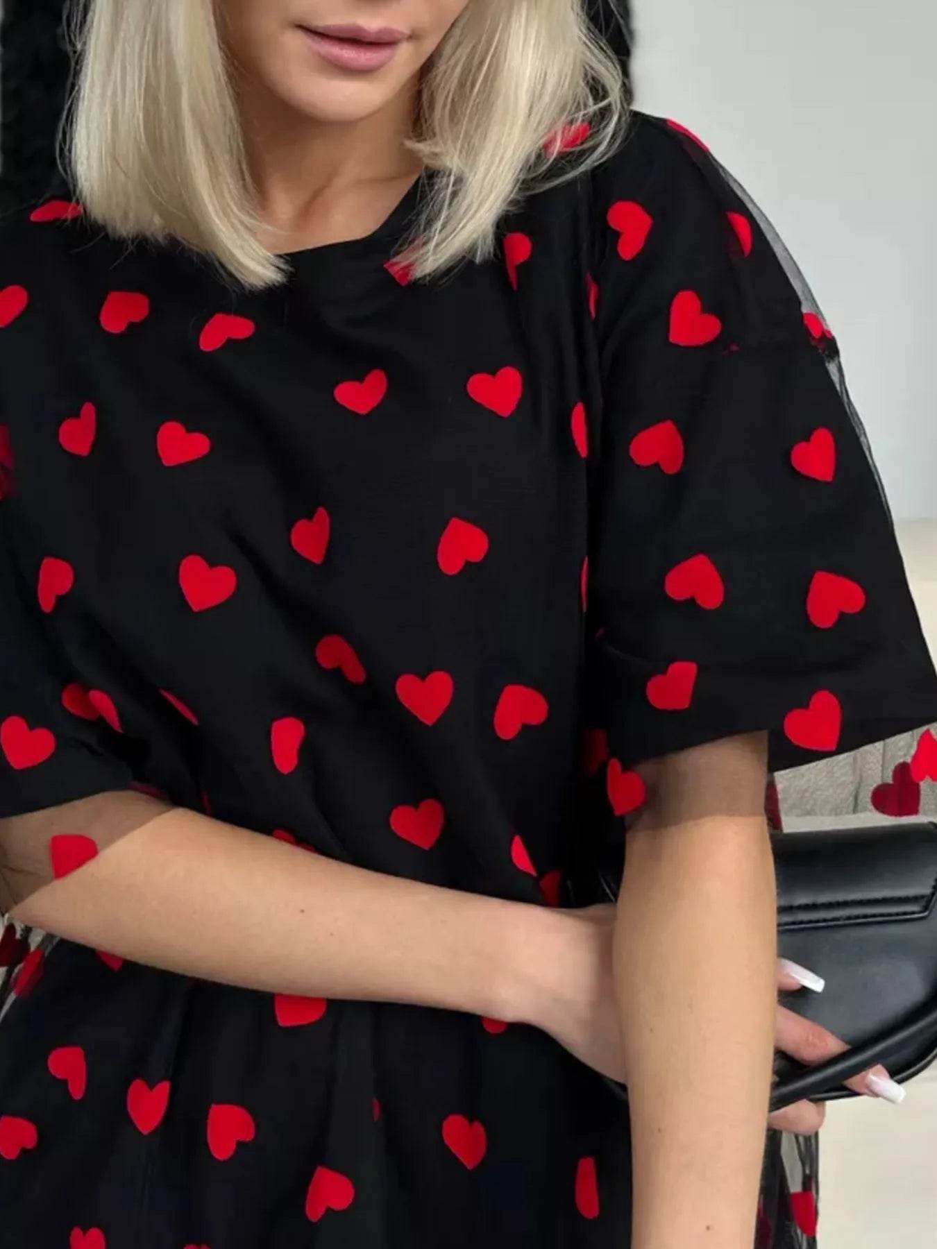 Trendy Heart Print Oversized T-Shirt in 100% Polyester – Stylish and Comfy Casual Wear - Store 42