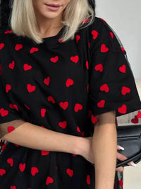 Trendy Heart Print Oversized T-Shirt in 100% Polyester – Stylish and Comfy Casual Wear - Store 42