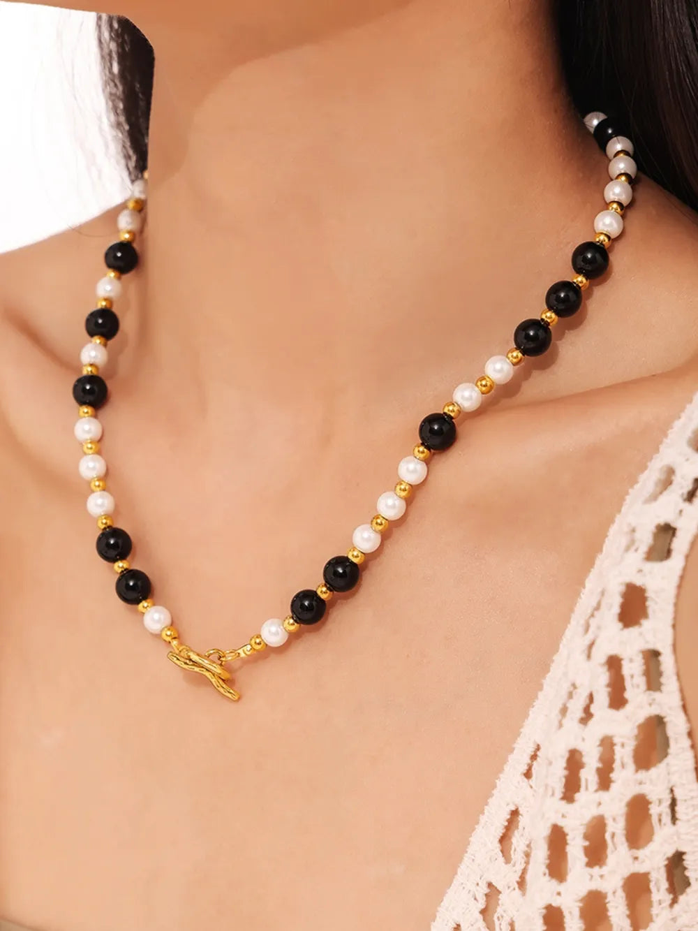 Elegant 18K Gold-Plated Stainless Steel Necklace with Agate and Shell Beads - 18.1" Chain