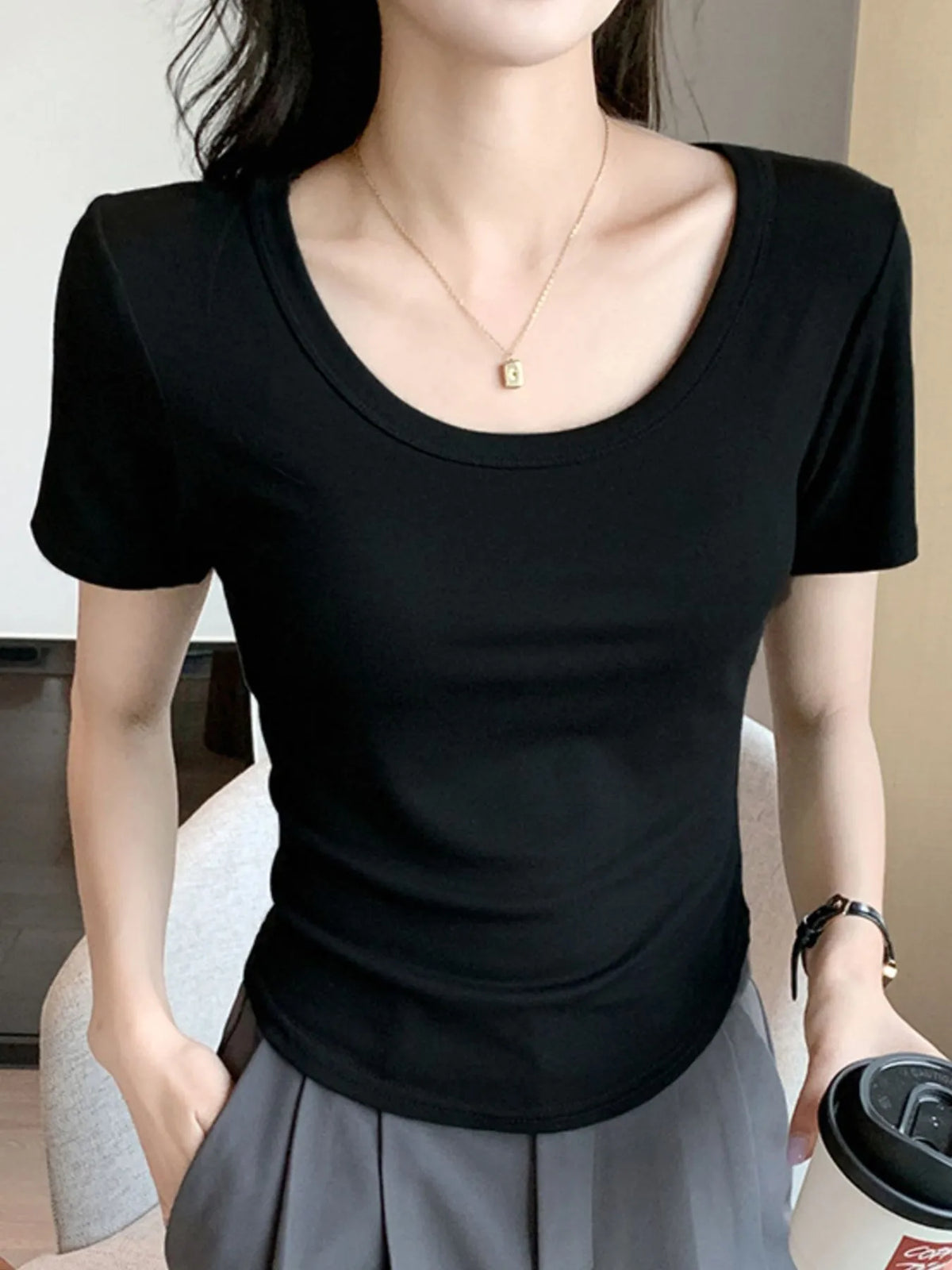 Black / M