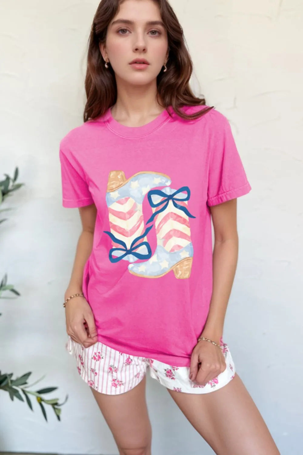 Slightly Stretchy Graphic Round Neck Short Sleeve T-Shirt - 62% Polyester Blend