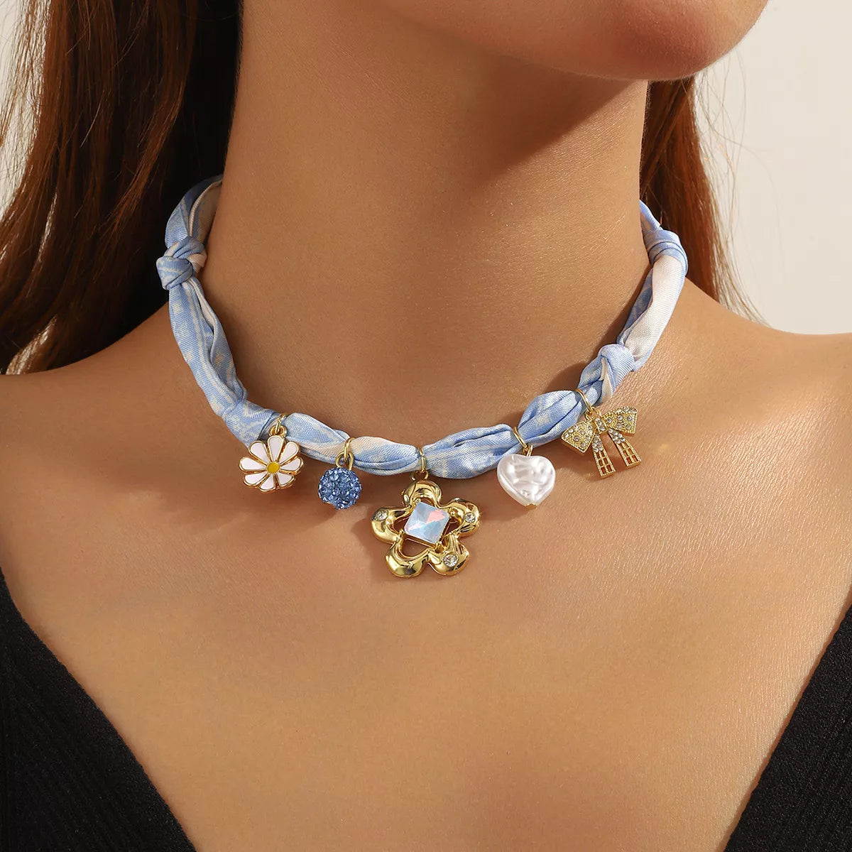 Charming Ribbon Flower Necklace - Elegant Alloy Design with 28.3-Inch Adjustable Chain