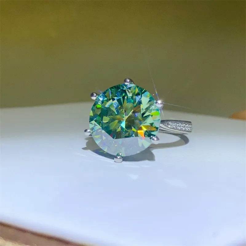 10 Carat Moissanite Ring in 925 Sterling Silver - Platinum-Plated Elegance