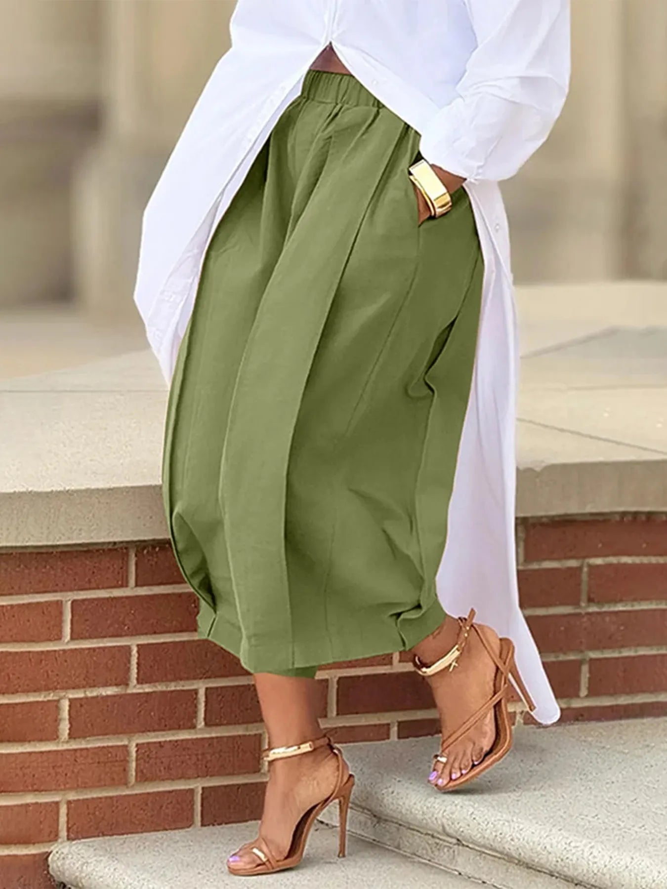 Plus Size Wide Leg Pleated Detail Cropped Pants