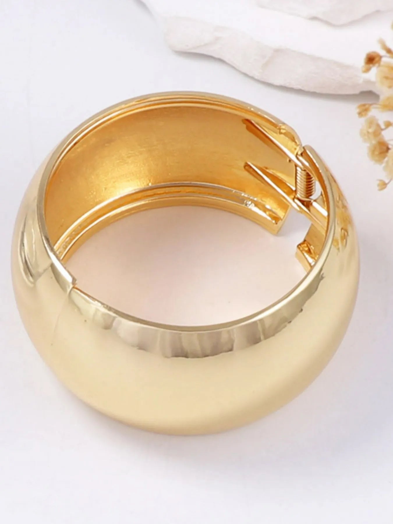 18K Gold-Plated Zinc Alloy Wide Band Cuff Bracelet - Stylish Statement Jewelry Piece
