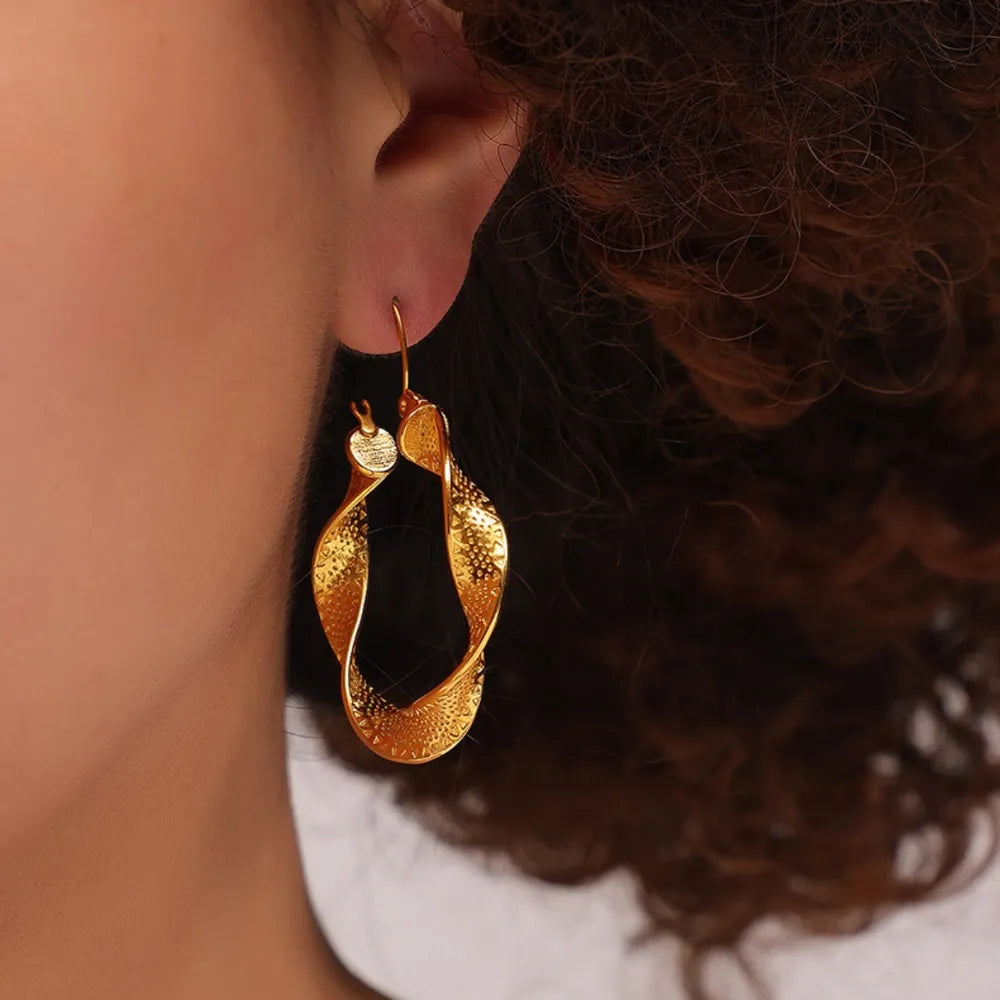 Stylish 18K Gold-Plated Titanium Steel Twisted Earrings - Lightweight & Durable Design