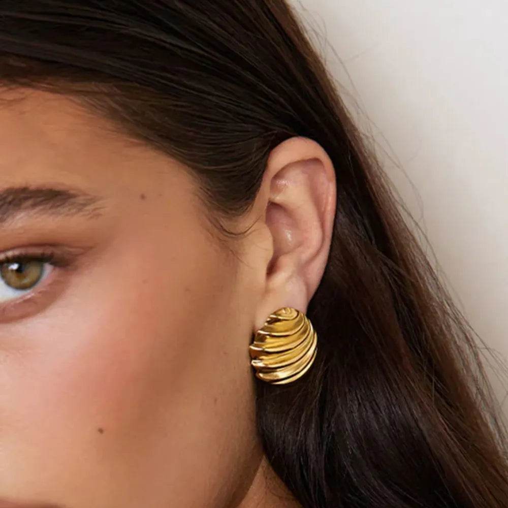 18K Gold-Plated Stainless Steel Shell Shape Stud Earrings - Elegant and Lightweight