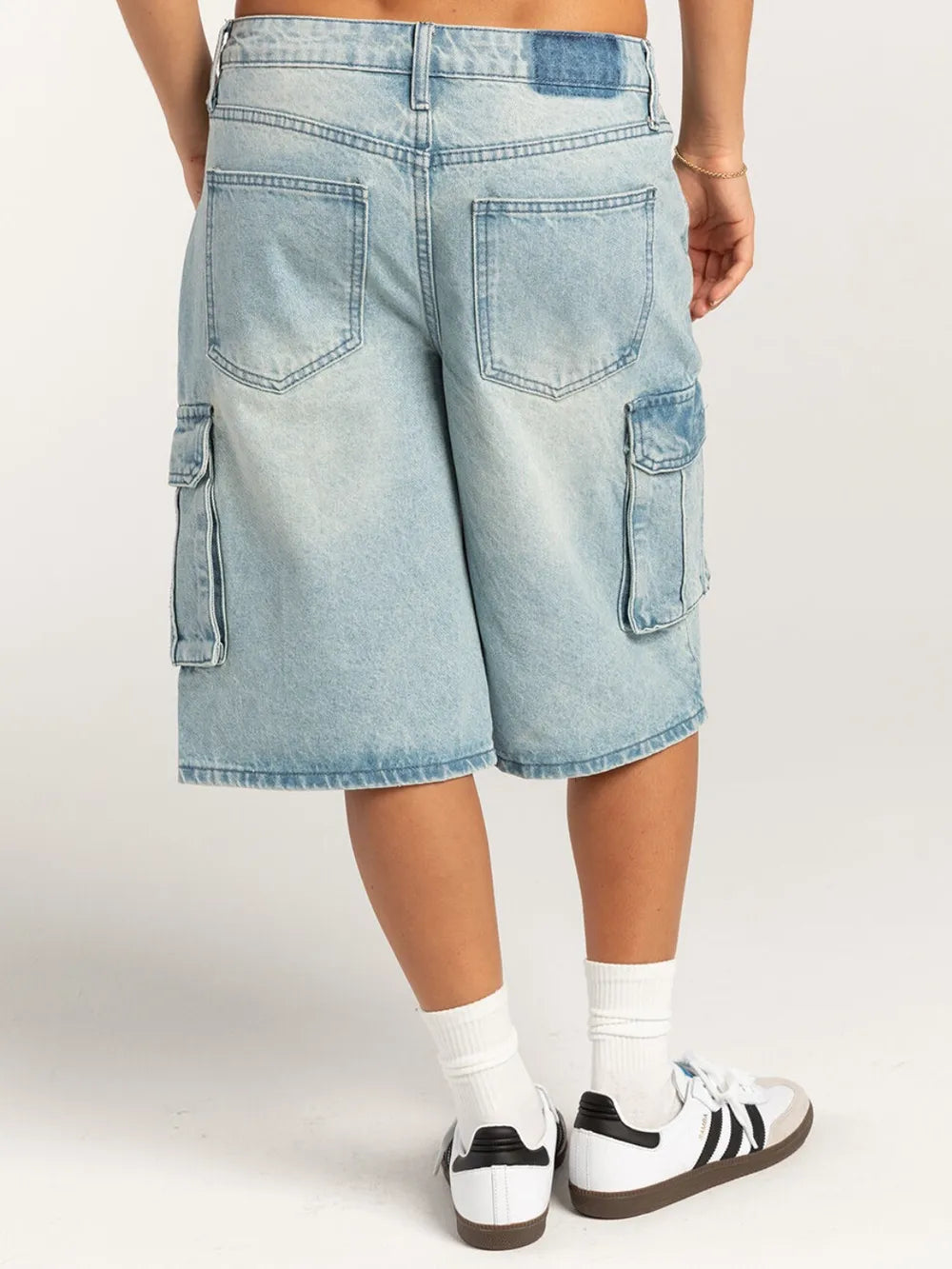 Trendy Mid-Rise Denim Shorts with Pockets - 95% Cotton, Classic Style for Summer