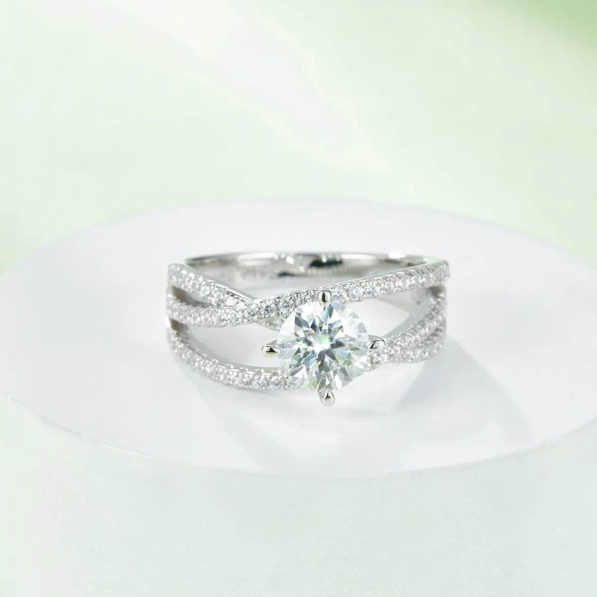 1 Carat Moissanite Ring in 925 Sterling Silver - Elegant Jewelry with Certificate & Box Included - Store 42