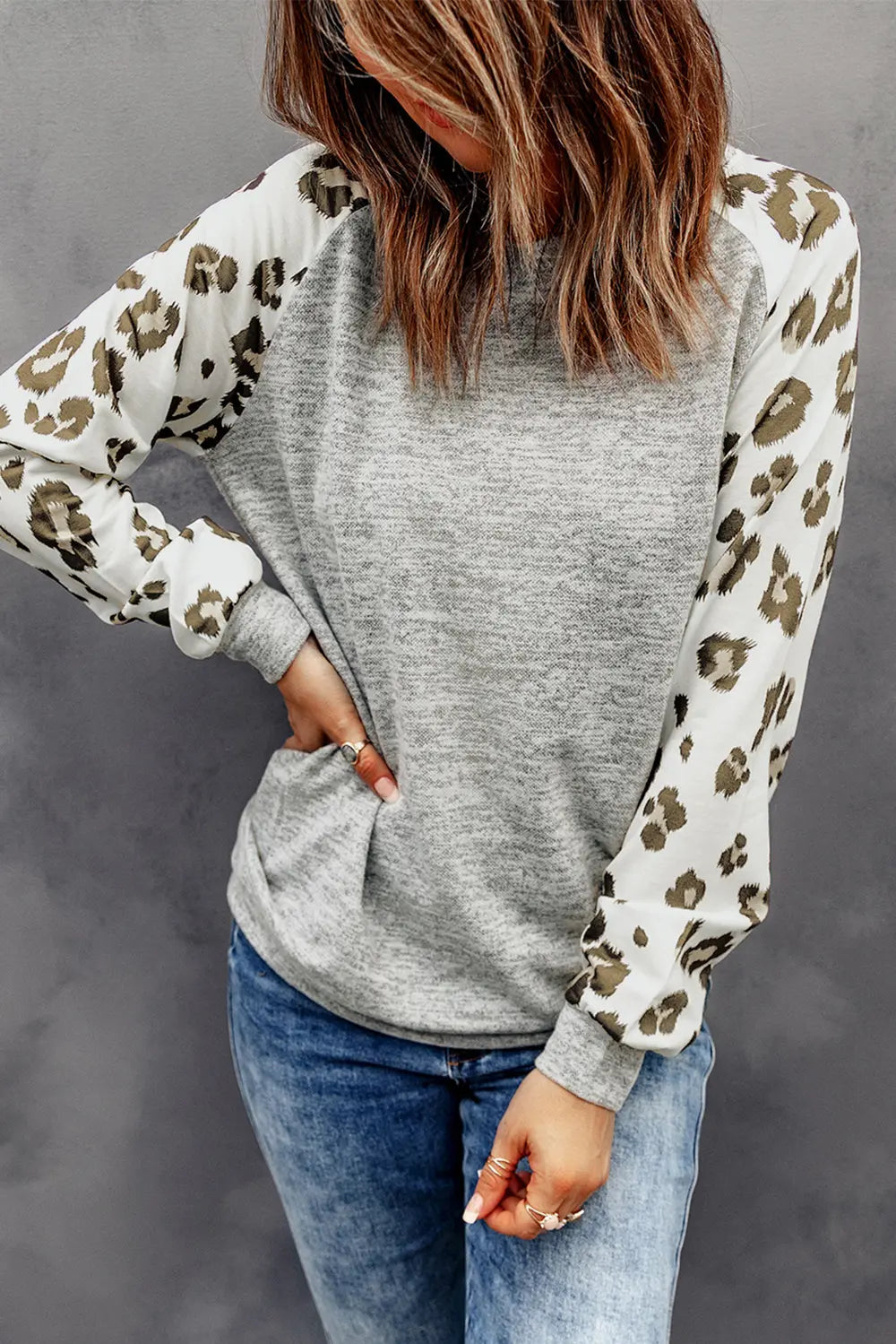 Leopard Print Round Neck Raglan Sleeve Top for Women - Stretchy & Opaque Fabric