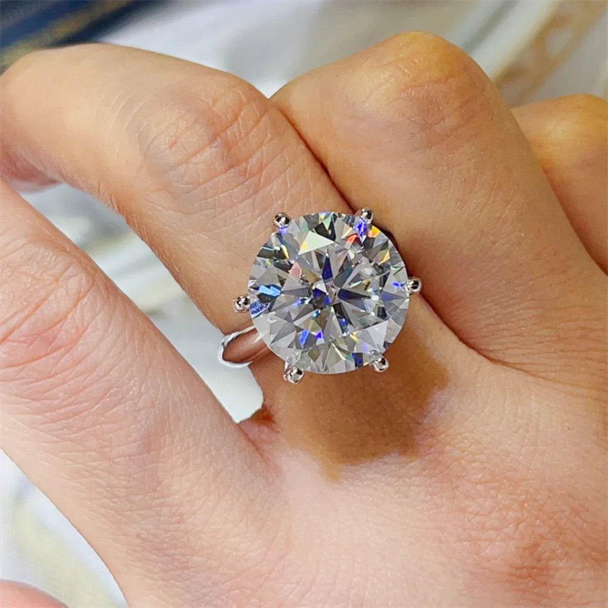 10 Carat Moissanite Ring in 925 Sterling Silver - Elegant Platinum-Plated Design - Store 42
