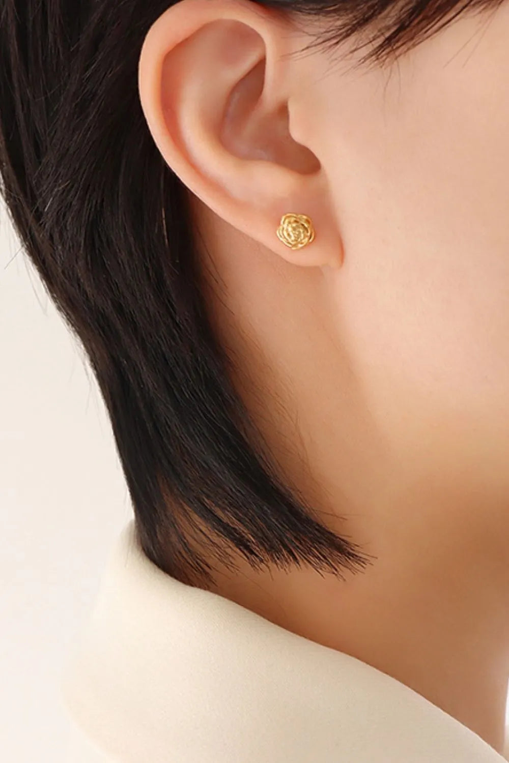 18K Gold-Plated Titanium Steel Flower Stud Earrings - Elegant & Durable Fashion Jewelry