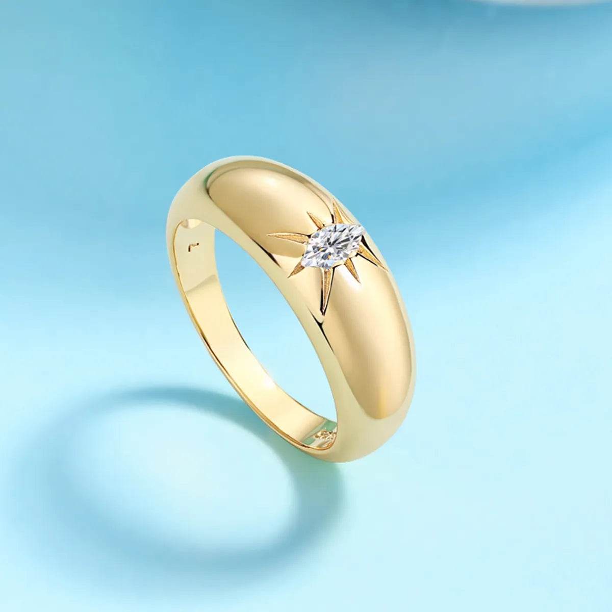 Elegant 925 Sterling Silver Moissanite Ring with 0.1ct Gemstone - Stunning 18K Gold-Plated Design