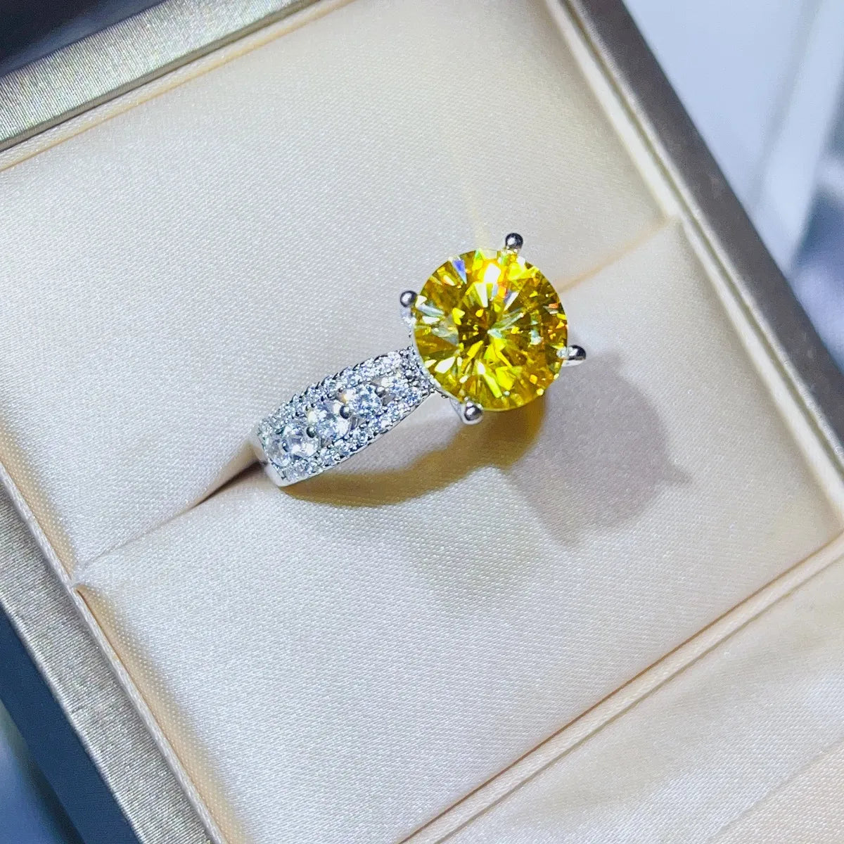 3 Carat Moissanite Engagement Ring in 925 Sterling Silver - Elegant and Timeless Jewelry