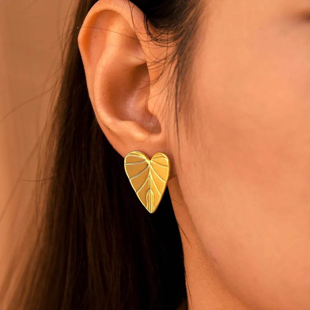 Elegant 18K Gold-Plated Stainless Steel Heart Leaf Stud Earrings - Unique Design & Lightweight